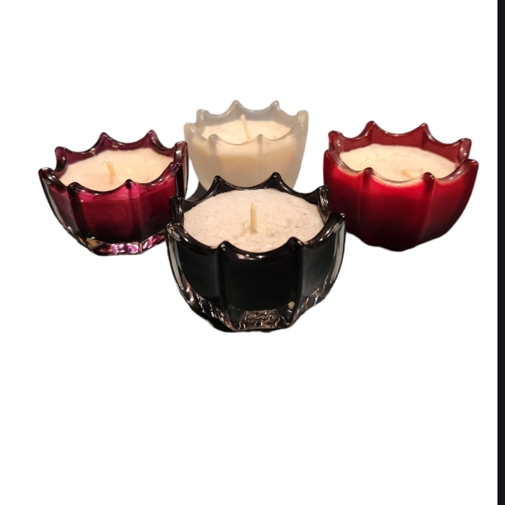 D.L. & CO. FLORAL SCALLOP CANDLE SET OF 4, 2OZ EACH - Picture 2 of 16